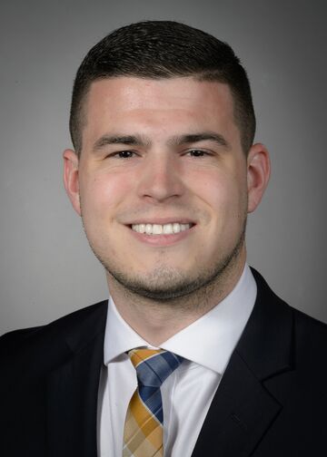 head shot of Rob Sardinia